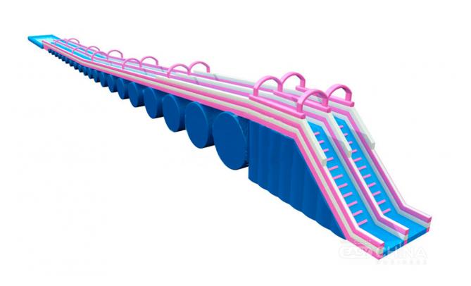 Надувные водные аттракционы и горки Надувные водные аттракционы и горки