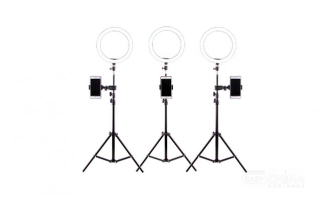 Фото товара Селфи штативы для блогеров оптом в ассортименте Фото товара Селфи штативы для блогеров оптом в ассортименте