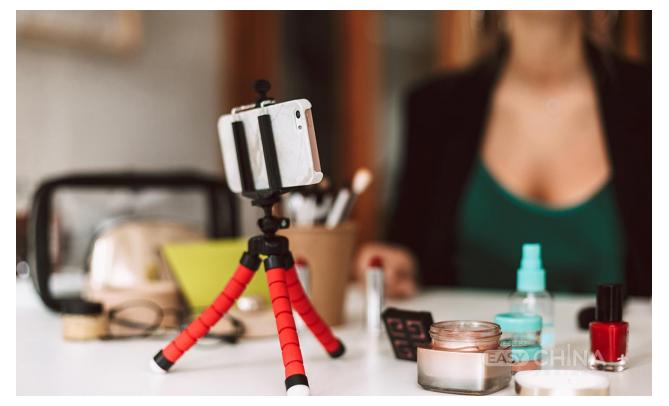 Селфи штативы для блогеров оптом в ассортименте Селфи штативы для блогеров оптом в ассортименте